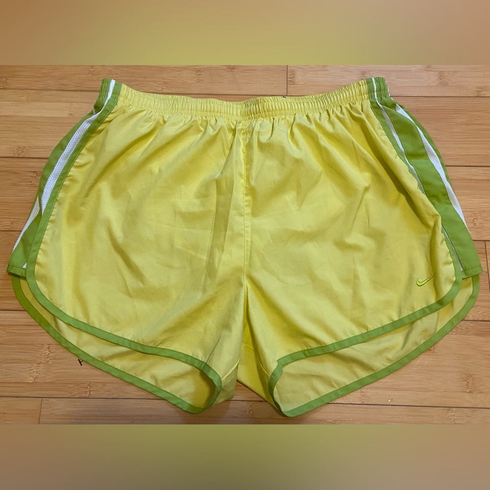Nike Dri-Fit Yellow Green Running Shorts Women’s Large - Picture 2 of 8